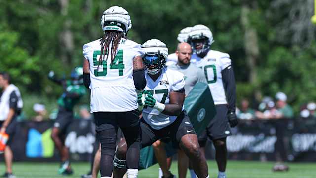 OT Mekhi Becton (77) and Billy Turner (54)